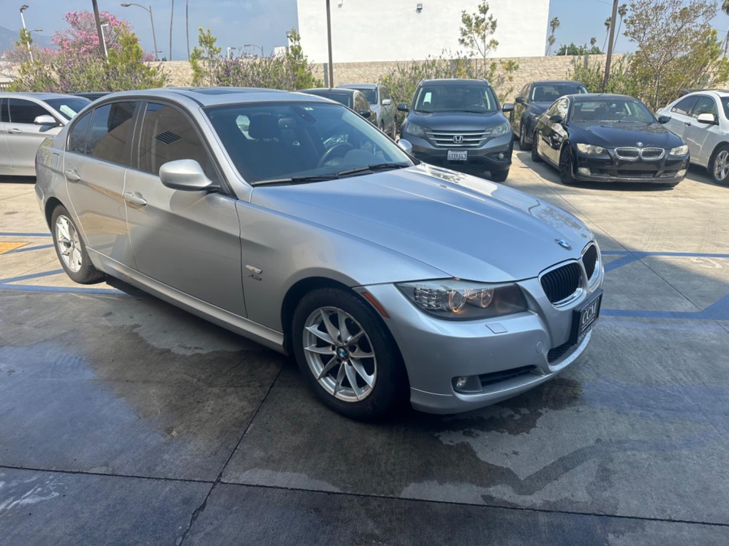 2010 Silver Metallic /Black BMW 3-Series 328i xDrive (WBAPK5C57AA) with an 3.0L L6 DOHC 24V engine, Automatic transmission, located at 30 S. Berkeley Avenue, Pasadena, CA, 91107, (626) 248-7567, 34.145447, -118.109398 - Photo#4